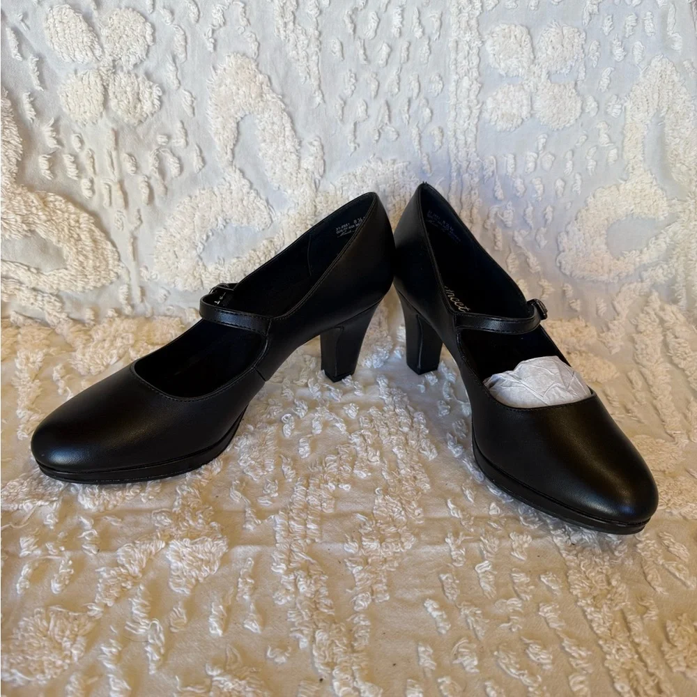 easy street Black Mary Jane Block Heels #553 - Picture 2 of 4